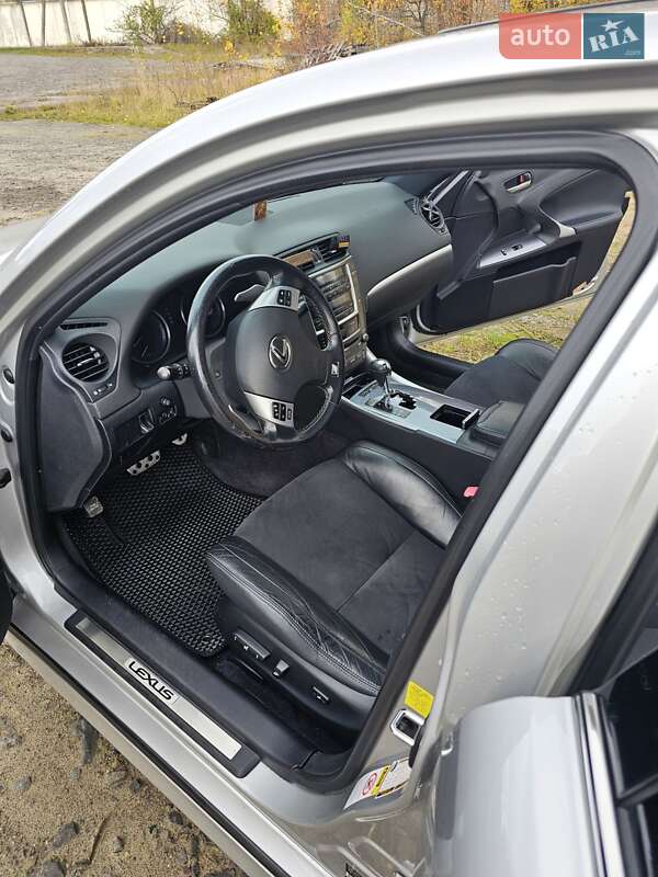 Седан Lexus IS 2011 в Камені-Каширському