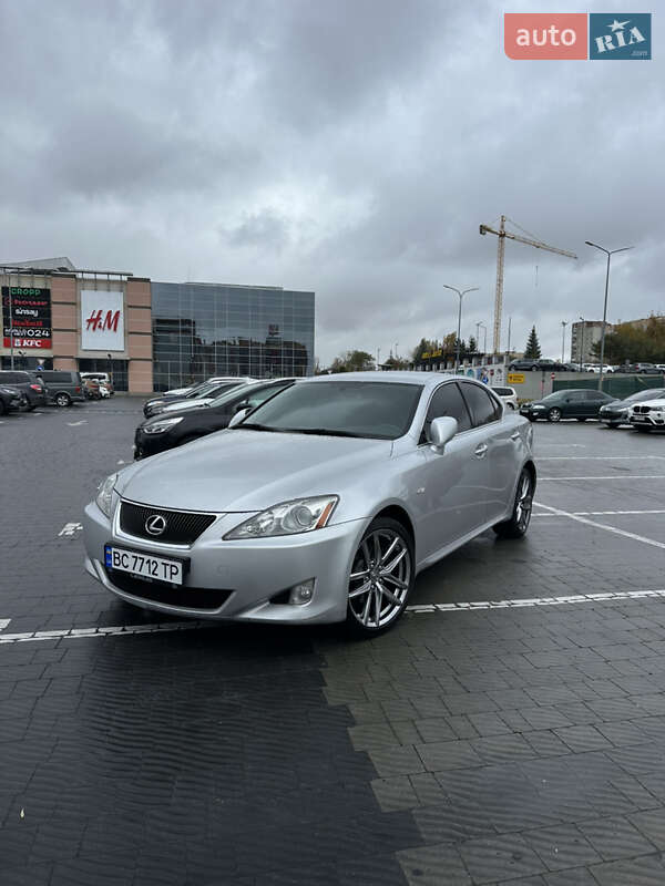 Седан Lexus IS 2007 в Львові
