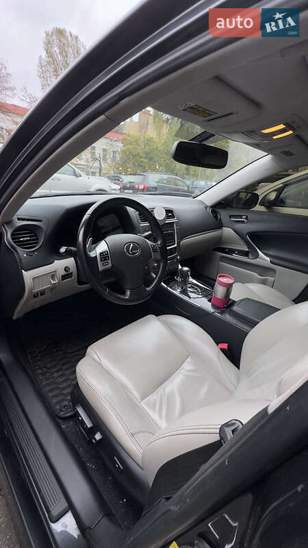 Седан Lexus IS 2011 в Киеве фото 12 Седан Lexus IS 2011 в Киеве