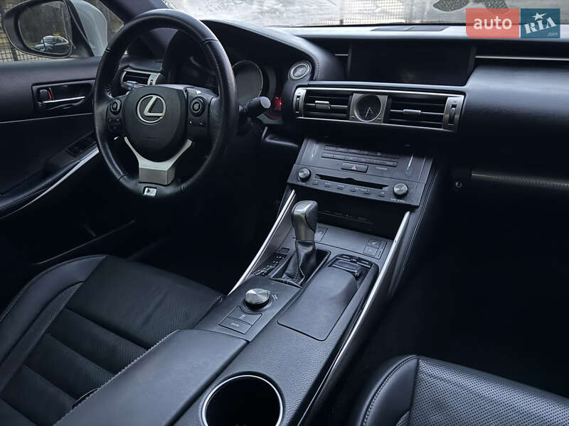 Седан Lexus IS 2016 в Запоріжжі