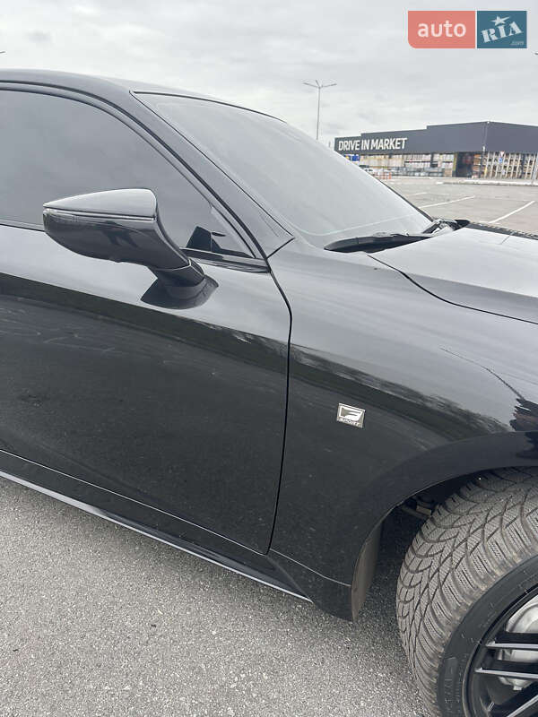 Седан Lexus IS 2022 в Днепре