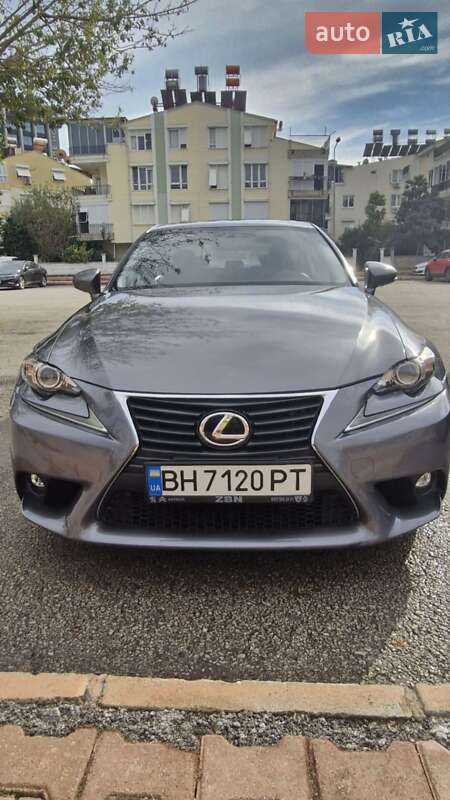 Седан Lexus IS 2016 в Києві