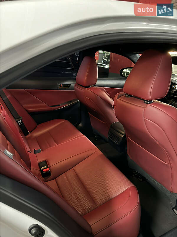 Седан Lexus IS 2017 в Киеве фото 8 Седан Lexus IS 2017 в Киеве