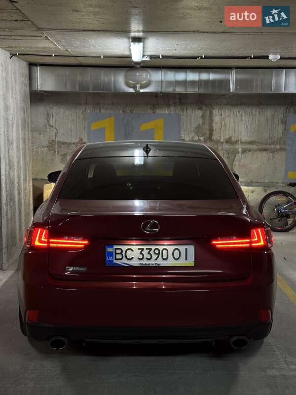 Седан Lexus IS 2015 в Львове фото 4 Седан Lexus IS 2015 в Львове