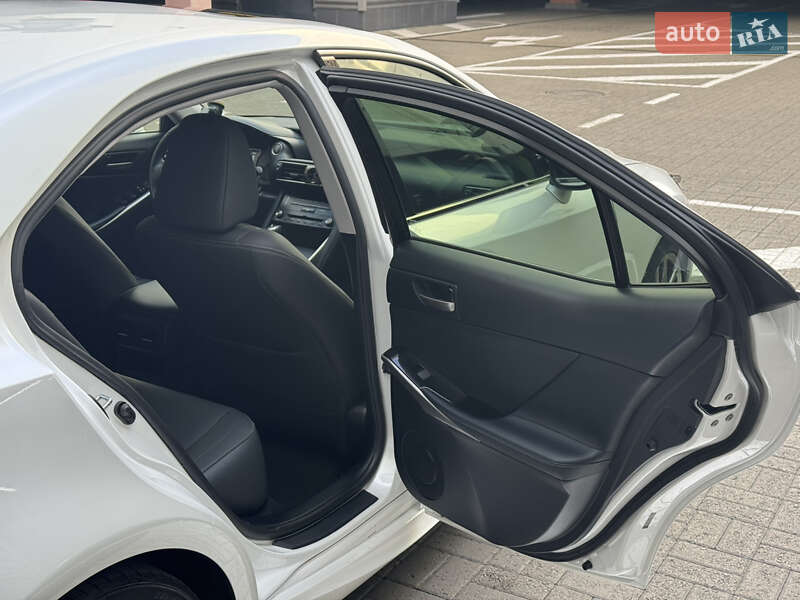 Седан Lexus IS 2017 в Києві фото 15 Седан Lexus IS 2017 в Києві