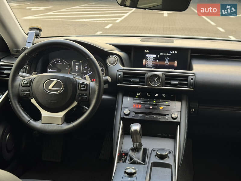 Седан Lexus IS 2017 в Києві фото 22 Седан Lexus IS 2017 в Києві