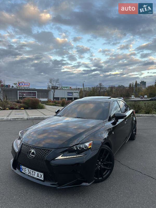 Седан Lexus IS 2015 в Кривом Роге