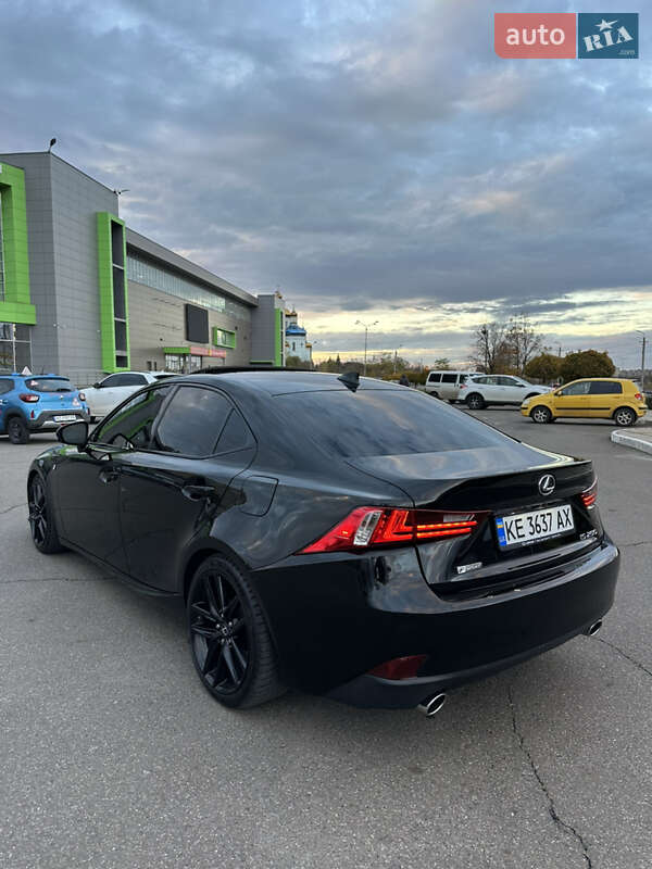 Седан Lexus IS 2015 в Кривом Роге
