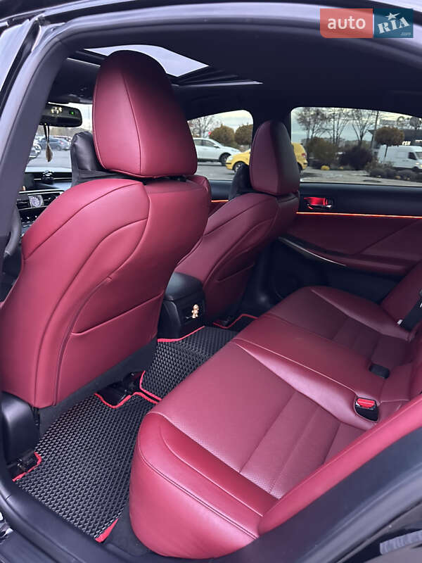 Седан Lexus IS 2015 в Кривом Роге