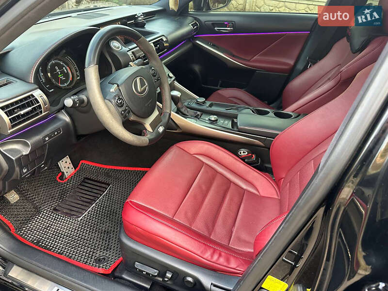 Седан Lexus IS 2015 в Кривом Роге