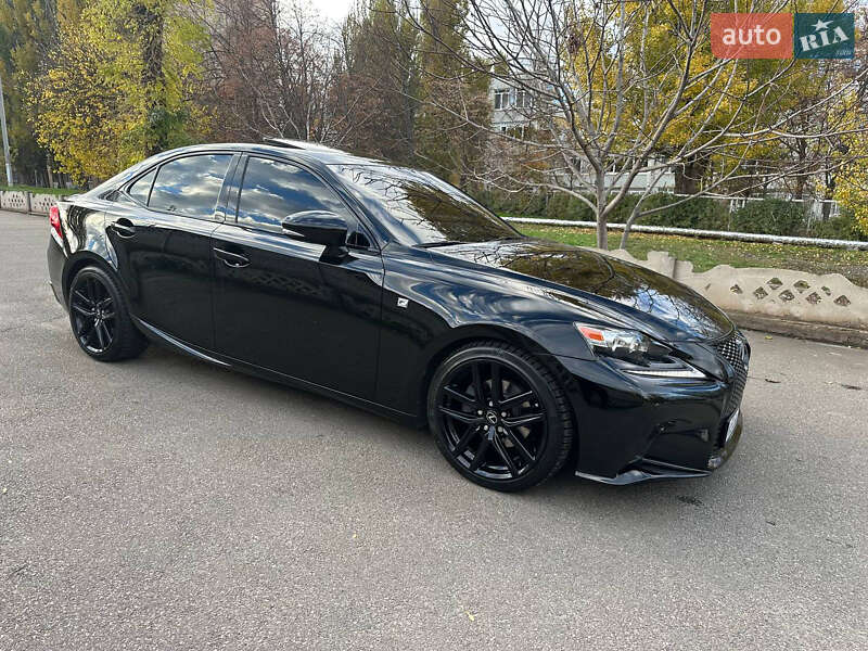 Седан Lexus IS 2015 в Кривом Роге