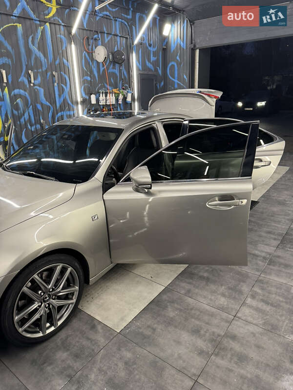 Седан Lexus IS 2016 в Днепре