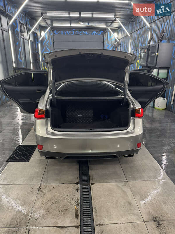 Седан Lexus IS 2016 в Днепре