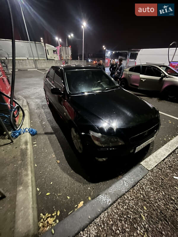 Седан Lexus IS 1999 в Киеве