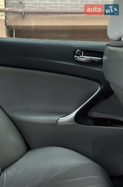Седан Lexus IS 2005 в Чернигове