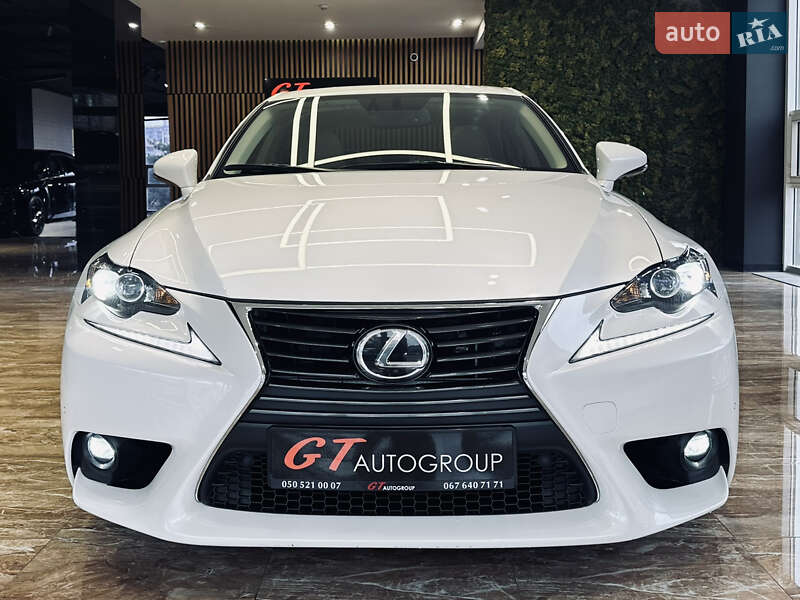 Седан Lexus IS 2015 в Києві