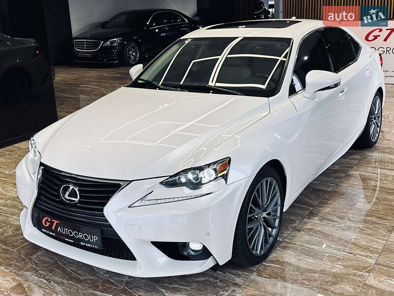Седан Lexus IS 2015 в Києві