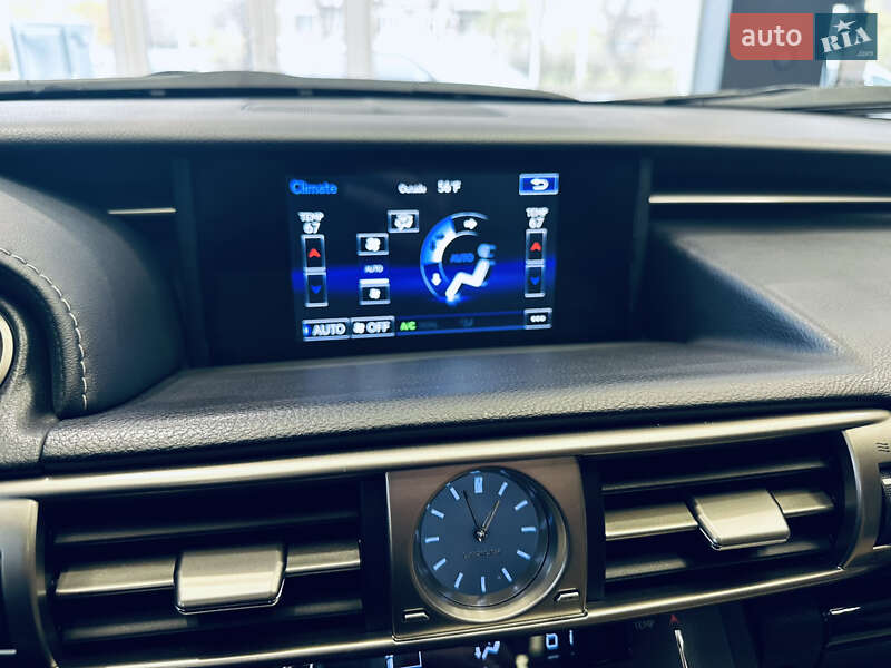 Седан Lexus IS 2015 в Києві