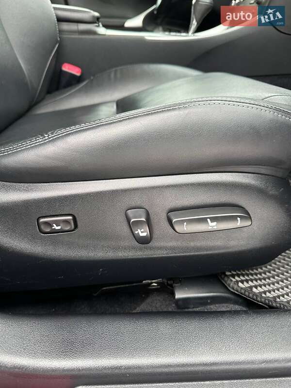 Седан Lexus IS 2010 в Києві фото 27 Седан Lexus IS 2010 в Києві