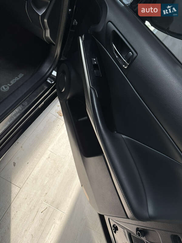 Седан Lexus IS 2013 в Миколаєві