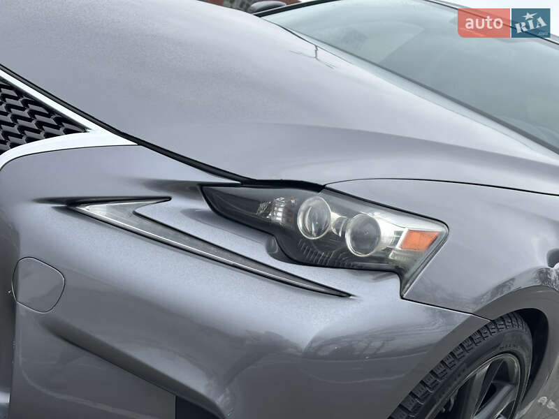 Седан Lexus IS 2013 в Одесі