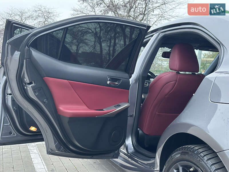 Седан Lexus IS 2013 в Одесі