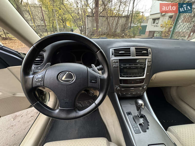 Седан Lexus IS 2006 в Днепре