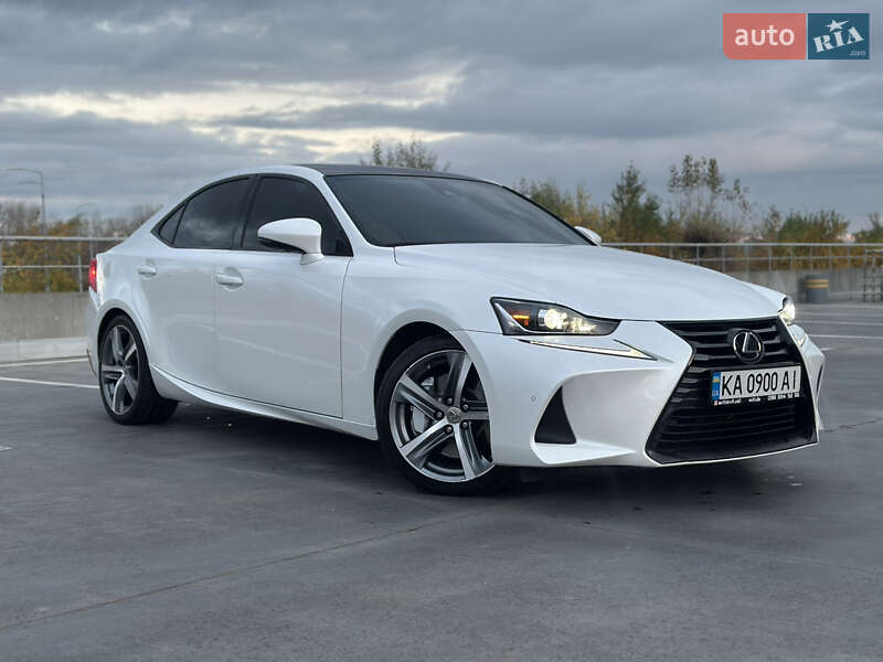Седан Lexus IS 2016 в Киеве фото 2 Седан Lexus IS 2016 в Киеве