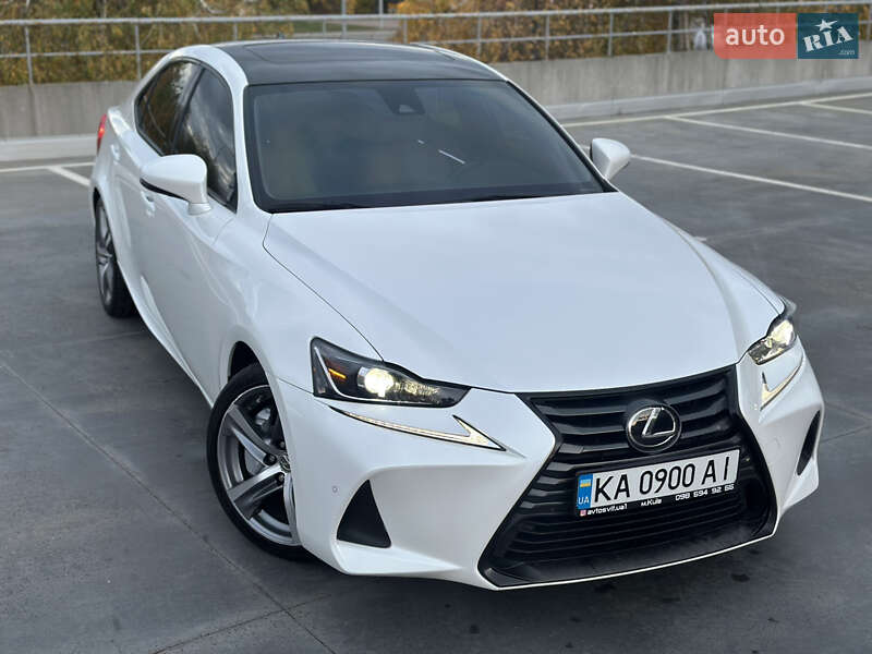 Седан Lexus IS 2016 в Киеве фото 4 Седан Lexus IS 2016 в Киеве