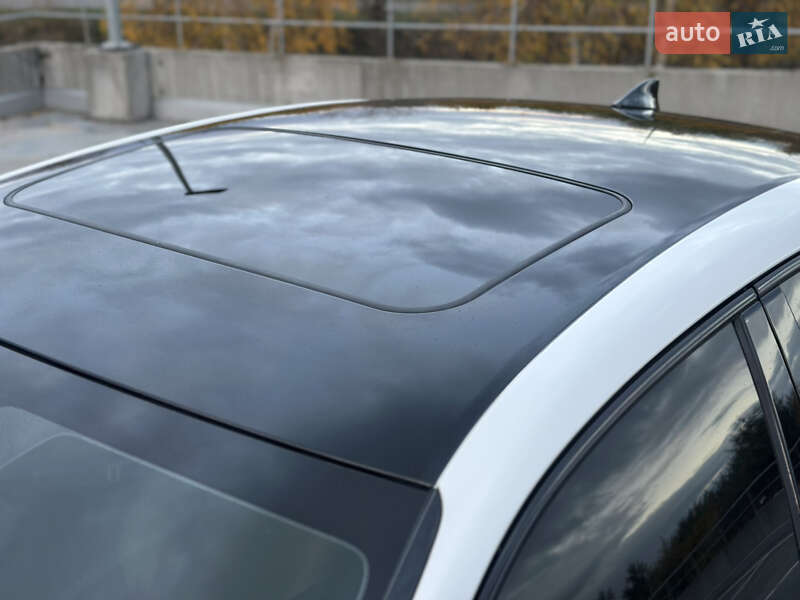 Седан Lexus IS 2016 в Киеве фото 13 Седан Lexus IS 2016 в Киеве