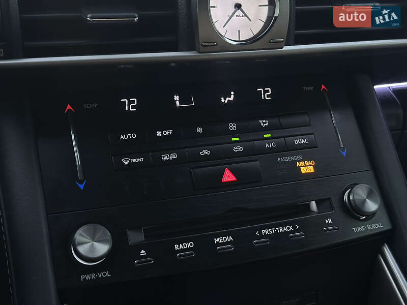 Седан Lexus IS 2016 в Киеве фото 32 Седан Lexus IS 2016 в Киеве