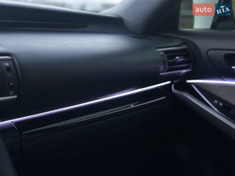 Седан Lexus IS 2016 в Киеве фото 37 Седан Lexus IS 2016 в Киеве