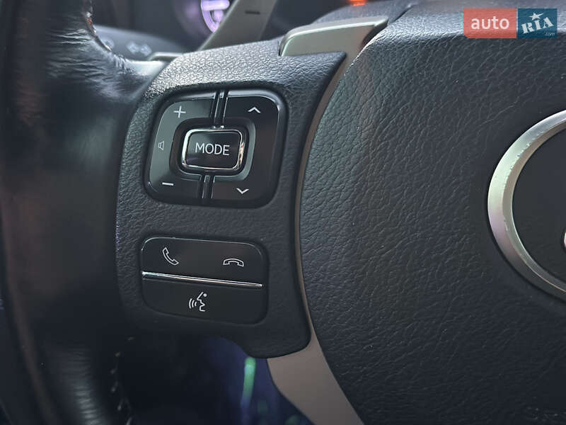 Седан Lexus IS 2016 в Киеве фото 39 Седан Lexus IS 2016 в Киеве