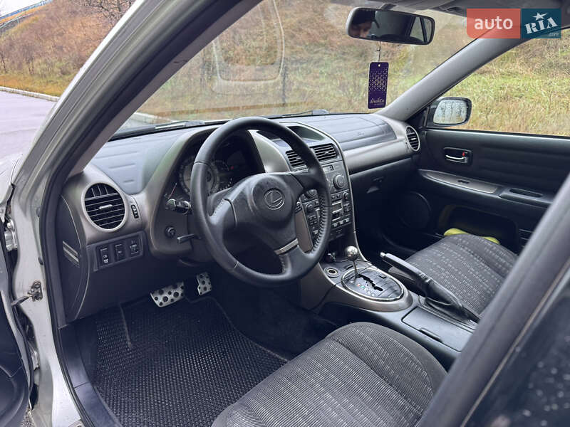 Седан Lexus IS 2000 в Киеве фото 10 Седан Lexus IS 2000 в Киеве