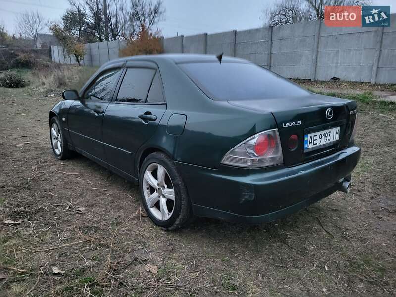Седан Lexus IS 1999 в Каменском