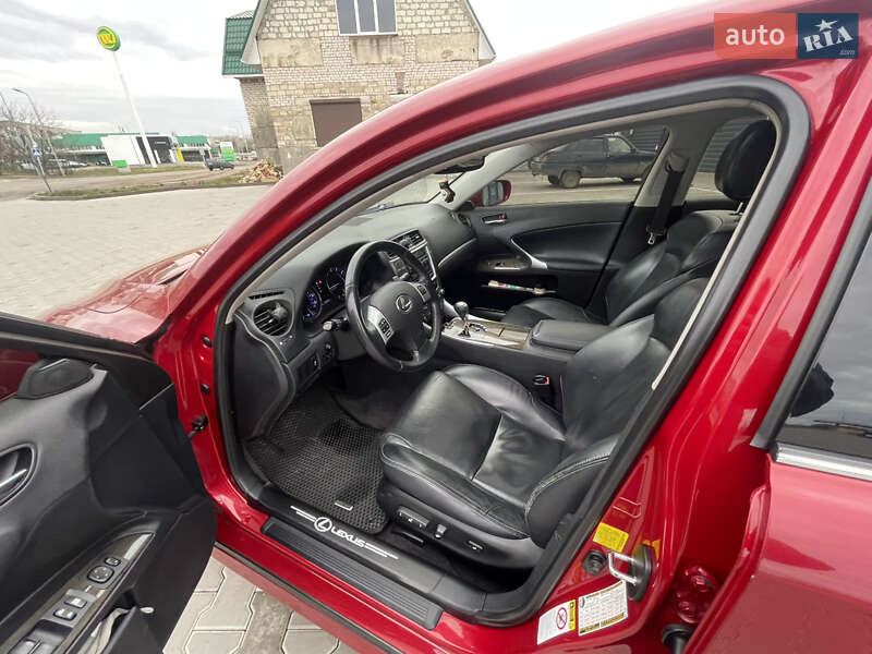 Седан Lexus IS 2013 в Вознесенську
