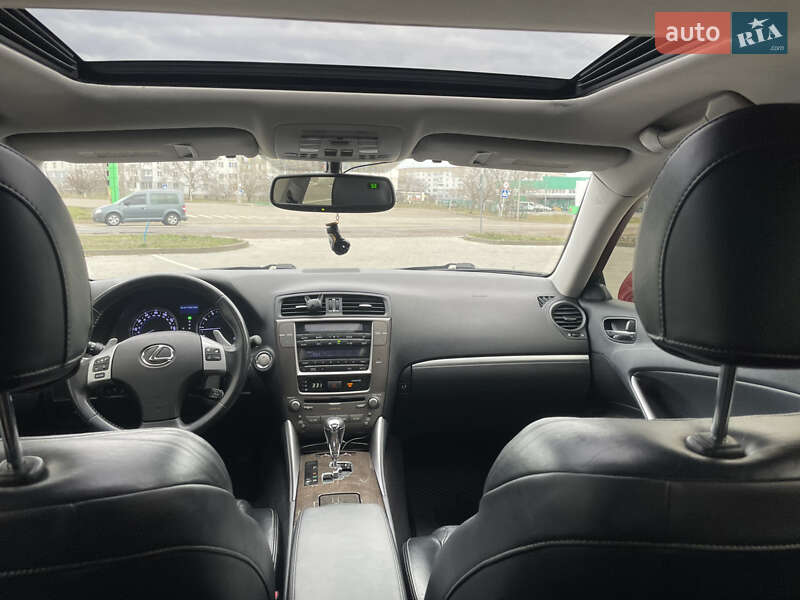 Седан Lexus IS 2013 в Вознесенську