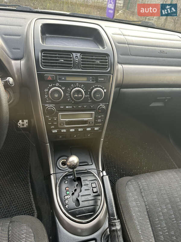 Седан Lexus IS 2000 в Киеве