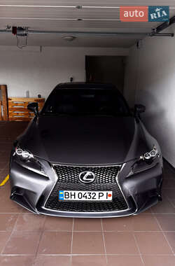 Седан Lexus IS 2015 в Ізмаїлі