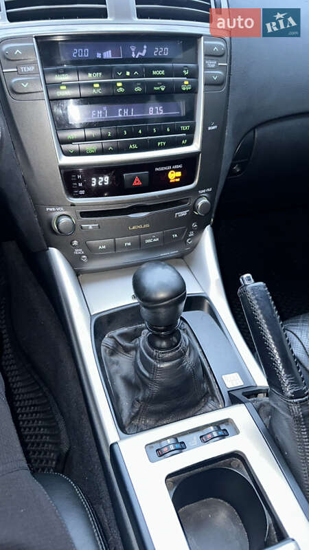 Седан Lexus IS 2006 в Киеве