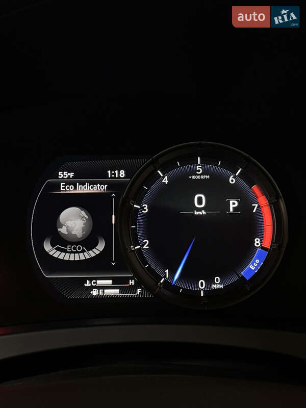 Седан Lexus IS 2024 в Киеве
