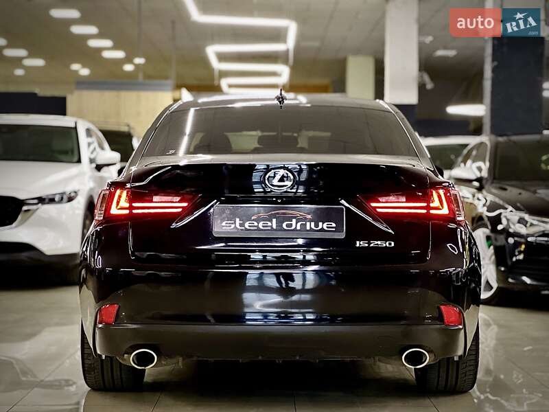 Седан Lexus IS 2013 в Миколаєві