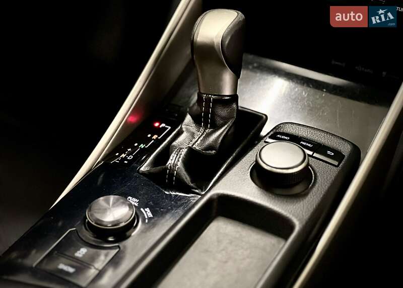 Седан Lexus IS 2013 в Миколаєві