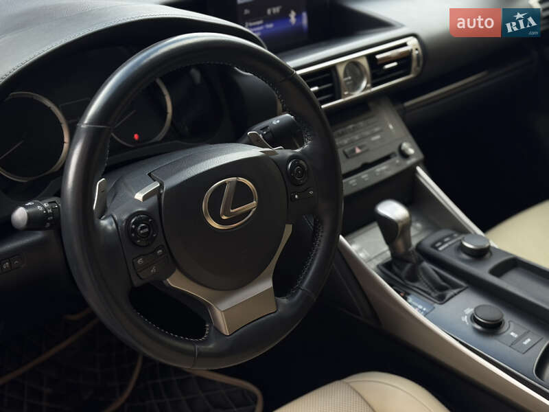 Седан Lexus IS 2014 в Киеве фото 16 Седан Lexus IS 2014 в Киеве