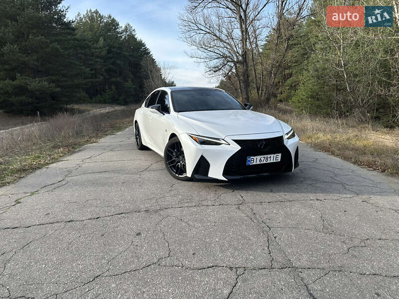 Lexus IS 2023
