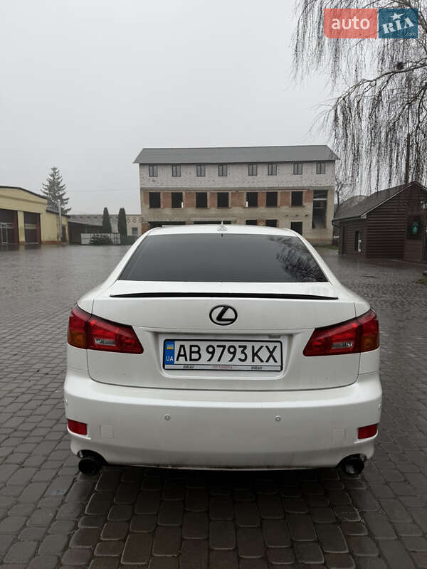Седан Lexus IS 2006 в Ильинцах