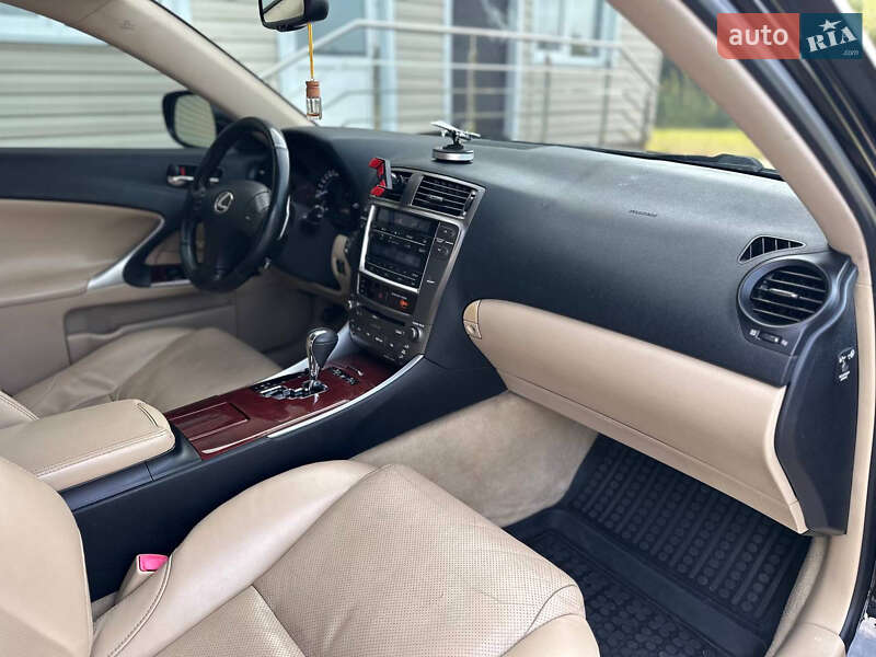Седан Lexus IS 2006 в Ивано-Франковске