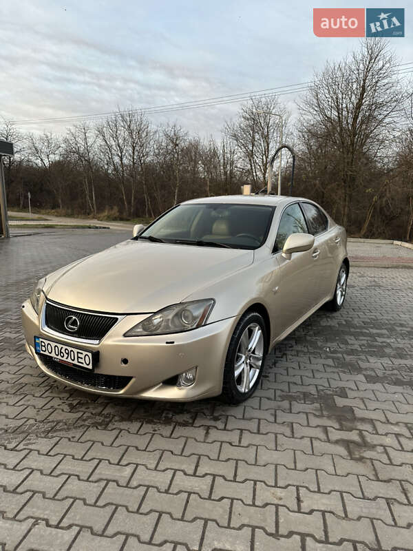 Lexus IS 2005