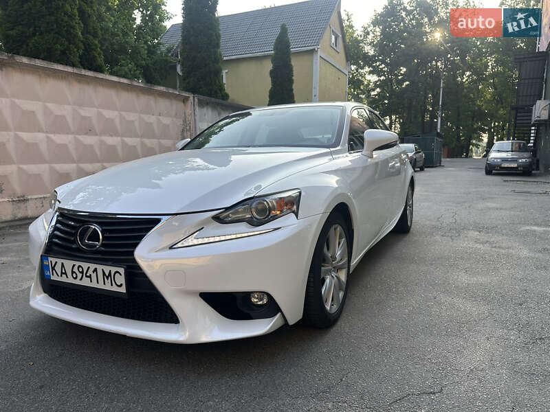 Lexus IS 2015