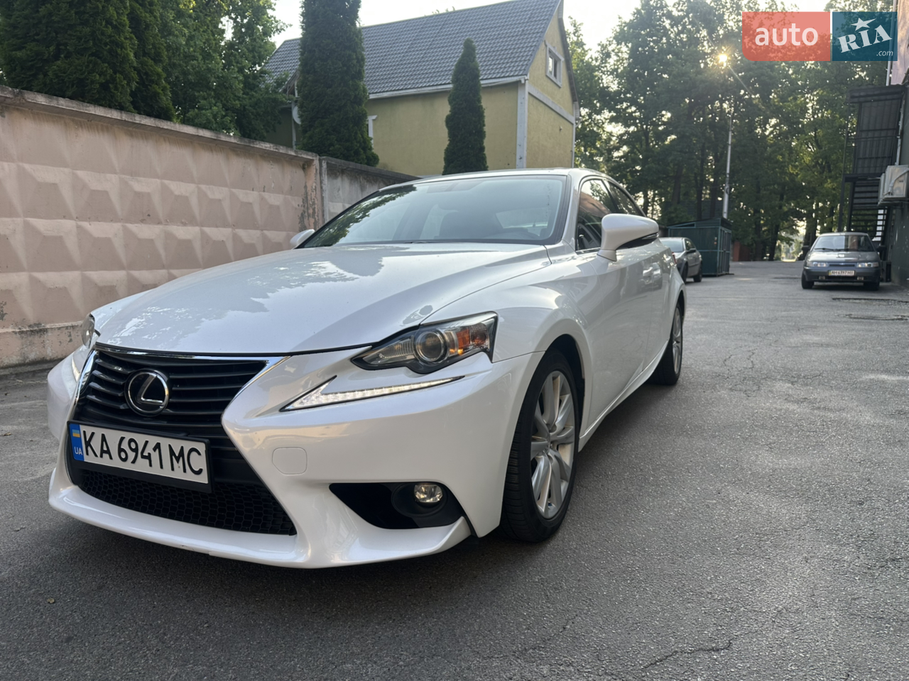 2016 Lexus IS - мініатюра 18